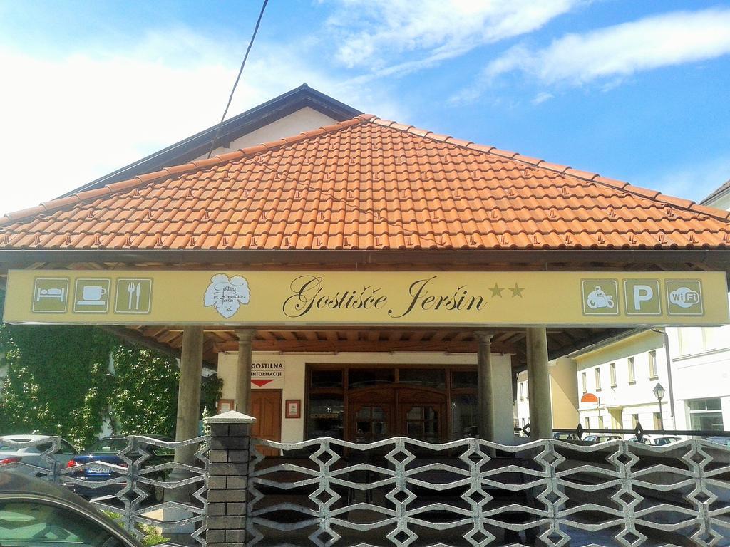 Guesthouse Jersin Logatec Exterior photo